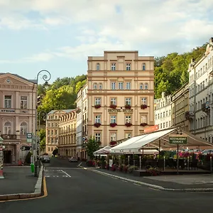 Ruze 4* Karlsbad